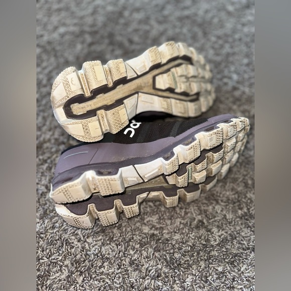 Women’s OnCloud Cloudventure Running Shoe Size W6 - Picture 11 of 15